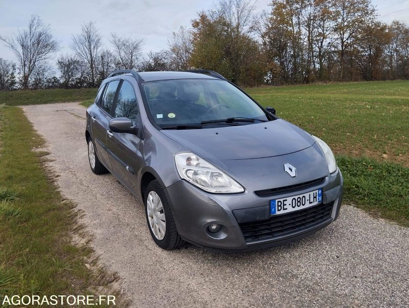 RENAULT CLIO 1.5 DCI - 136000 KILOMETRES - DIESEL - ANNÉE 2010 - Station wagon: foto 2 RENAULT CLIO 1.5 DCI - 136000 KILOMETRES - DIESEL - ANNÉE 2010 - Station wagon: foto 2