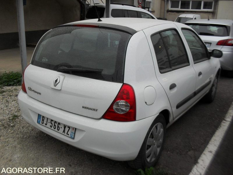 RENAULT CLIO 1.5 DCI 5 PORTES - Autovettura: foto 3 RENAULT CLIO 1.5 DCI 5 PORTES - Autovettura: foto 3