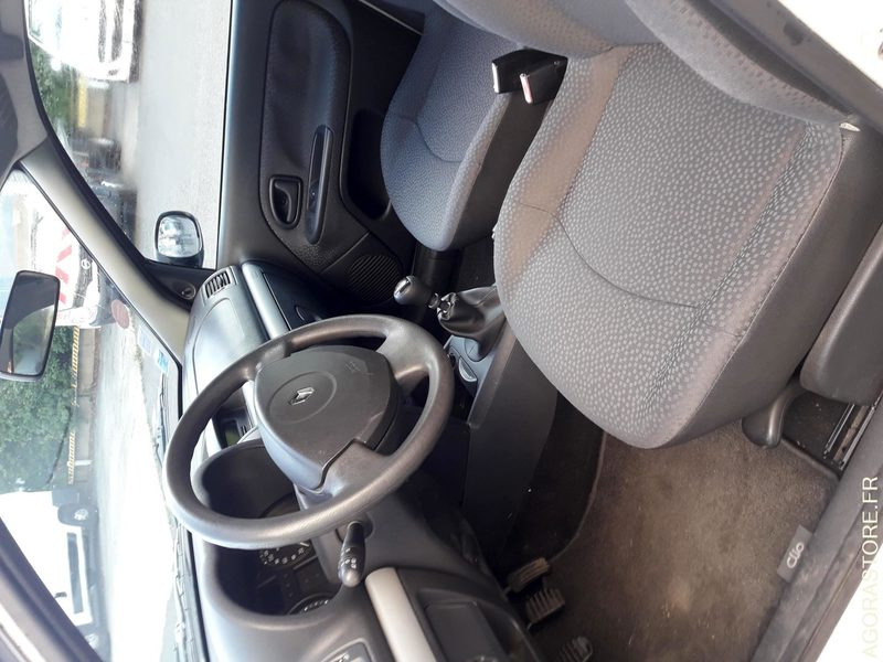 RENAULT CLIO CAMPUS88 - Autovettura: foto 4 RENAULT CLIO CAMPUS88 - Autovettura: foto 4