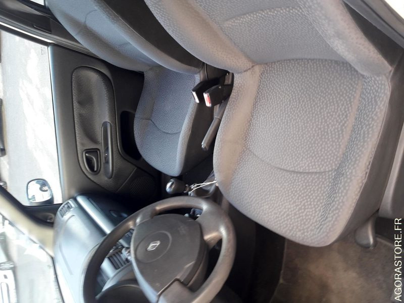 RENAULT CLIO CAMPUS95 - Autovettura: foto 4 RENAULT CLIO CAMPUS95 - Autovettura: foto 4