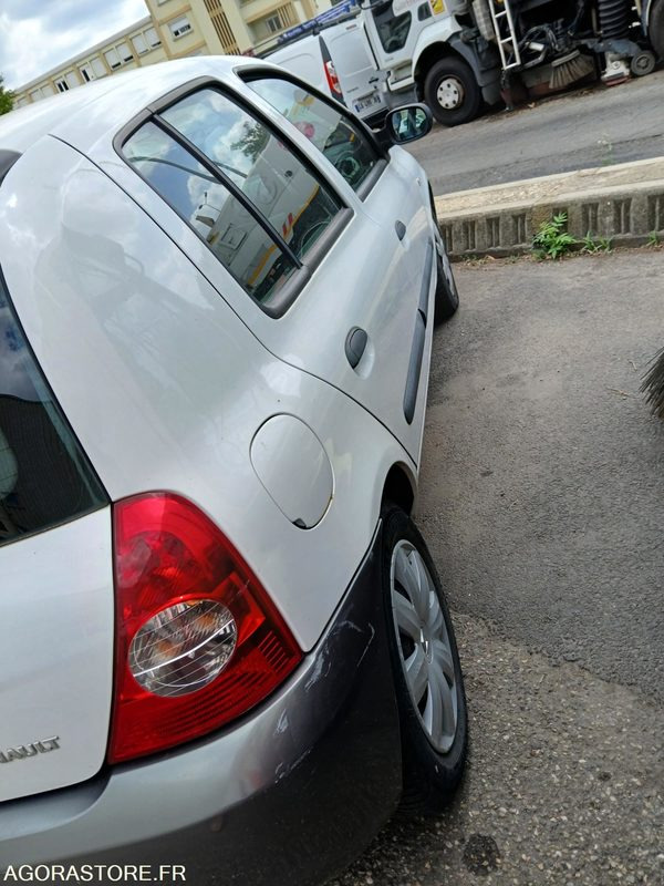 RENAULT CLIO GPL - 2007 - 95850 KMS - Autovettura: foto 5 RENAULT CLIO GPL - 2007 - 95850 KMS - Autovettura: foto 5