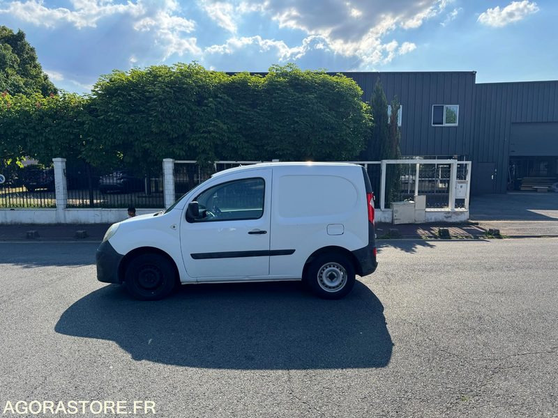 RENAULT KANGOO 1.6 90 ESSENCE - 31 000 KM - Furgoncino: foto 1 RENAULT KANGOO 1.6 90 ESSENCE - 31 000 KM - Furgoncino: foto 1