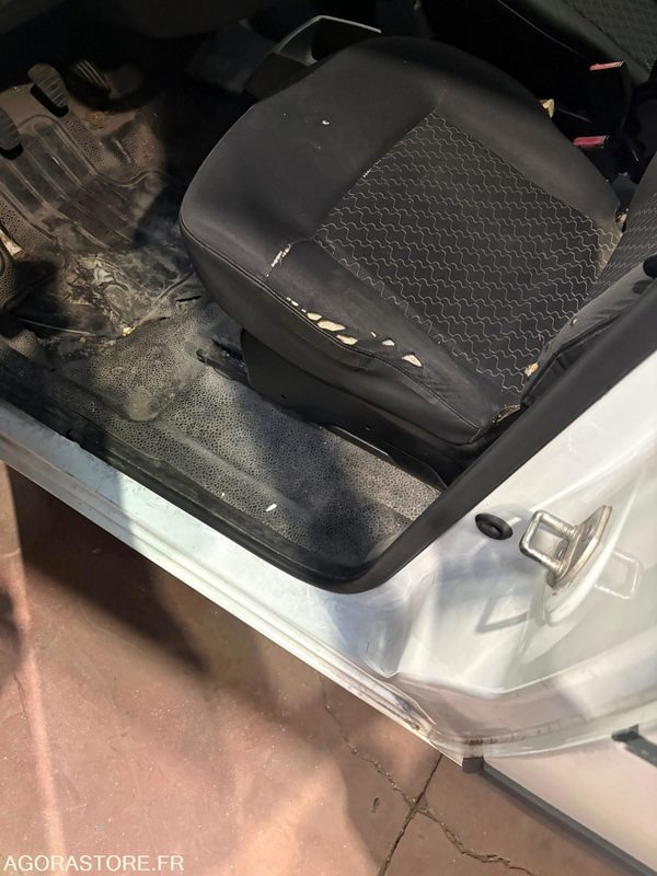 RENAULT KANGOO - 189000 kms - Furgone chiuso: foto 5 RENAULT KANGOO - 189000 kms - Furgone chiuso: foto 5