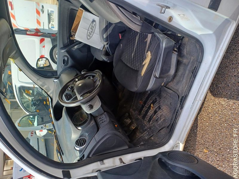 RENAULT KANGOO / REF SCP : 959 - Furgone chiuso: foto 3 RENAULT KANGOO / REF SCP : 959 - Furgone chiuso: foto 3