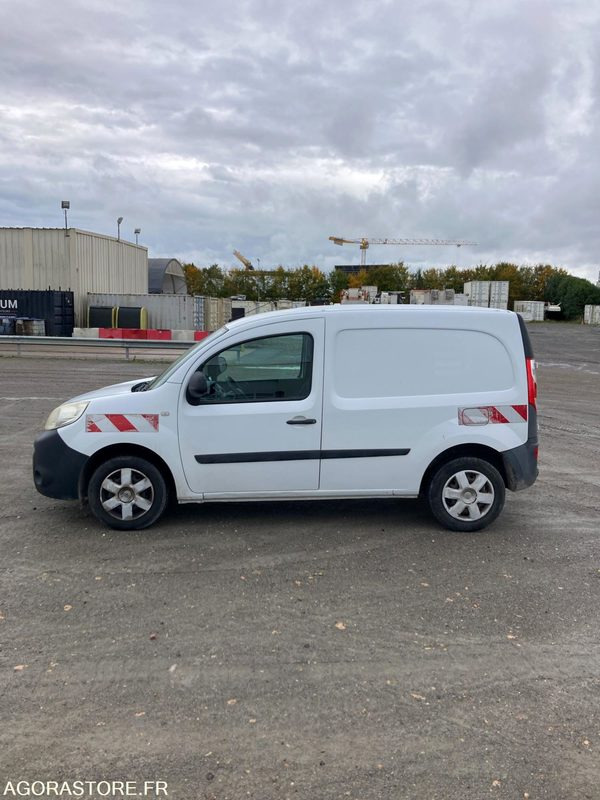 RENAULT KANGOO diesel - Année 2016 - 322 400 km - Furgoncino: foto 2 RENAULT KANGOO diesel - Année 2016 - 322 400 km - Furgoncino: foto 2