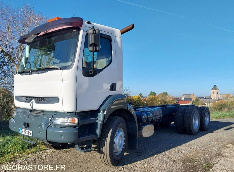 RENAULT KERAX 370-26 / 2004 / 715710 Km avec peinture neuve - Autocarro telaio: foto 1 RENAULT KERAX 370-26 / 2004 / 715710 Km avec peinture neuve - Autocarro telaio: foto 1