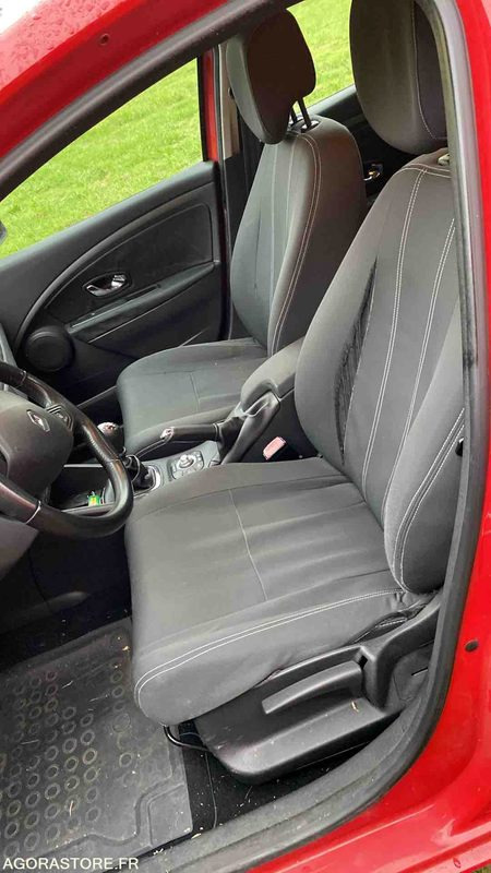 RENAULT MEGANE 309707kms - 2013 - Autovettura: foto 4 RENAULT MEGANE 309707kms - 2013 - Autovettura: foto 4