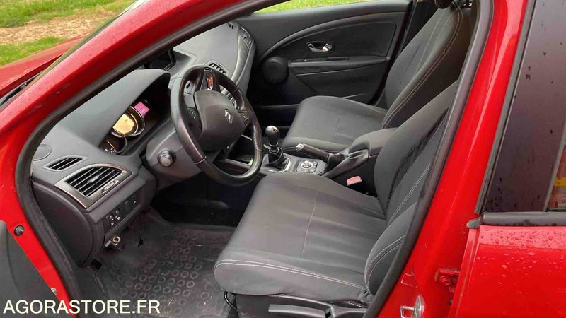 RENAULT MEGANE 309707kms - 2013 - Autovettura: foto 5 RENAULT MEGANE 309707kms - 2013 - Autovettura: foto 5