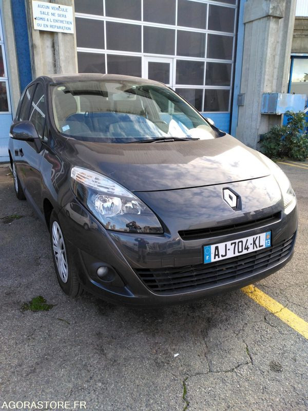RENAULT SCENIC 1.9 DIESEL - Autovettura: foto 1 RENAULT SCENIC 1.9 DIESEL - Autovettura: foto 1