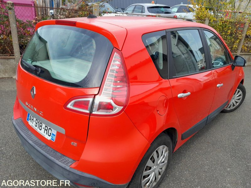RENAULT SCENIC - Autovettura: foto 4 RENAULT SCENIC - Autovettura: foto 4