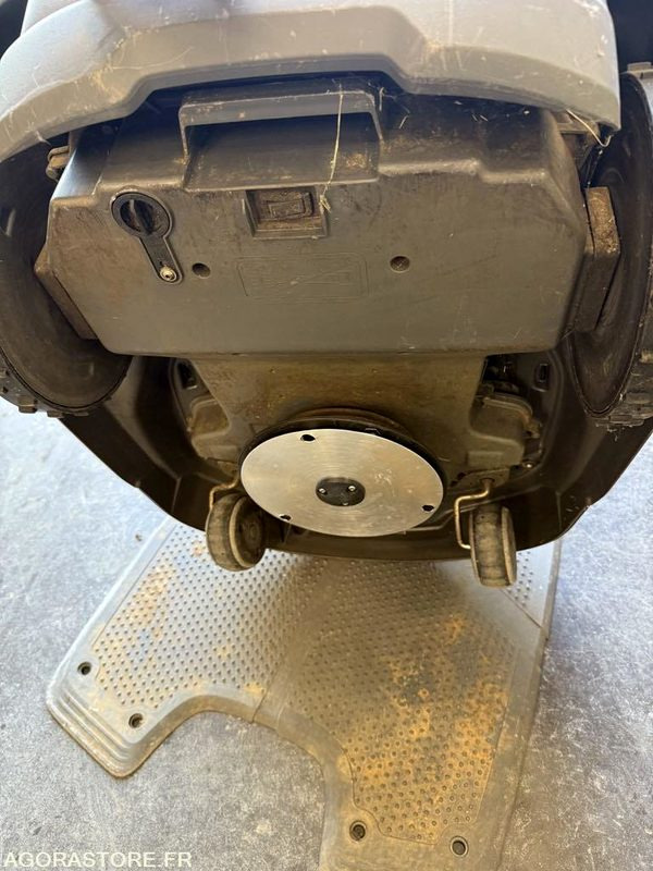 ROBOT de tonte 450x Husqvarna occasion 2022 5000m2 - Tagliaerba: foto 4 ROBOT de tonte 450x Husqvarna occasion 2022 5000m2 - Tagliaerba: foto 4