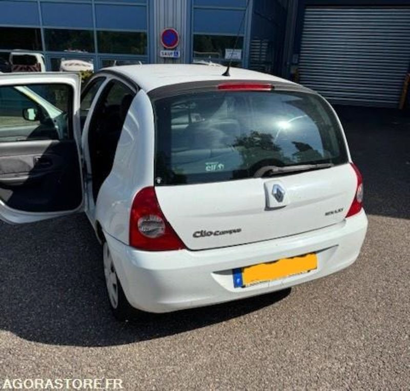 Renault CLIO 2 - Autovettura: foto 4 Renault CLIO 2 - Autovettura: foto 4