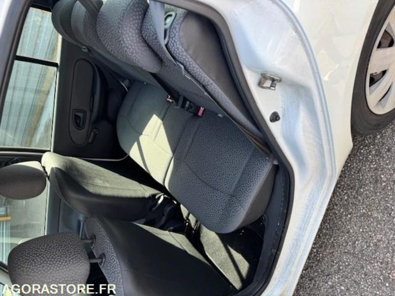 Renault CLIO 2 - Autovettura: foto 5 Renault CLIO 2 - Autovettura: foto 5