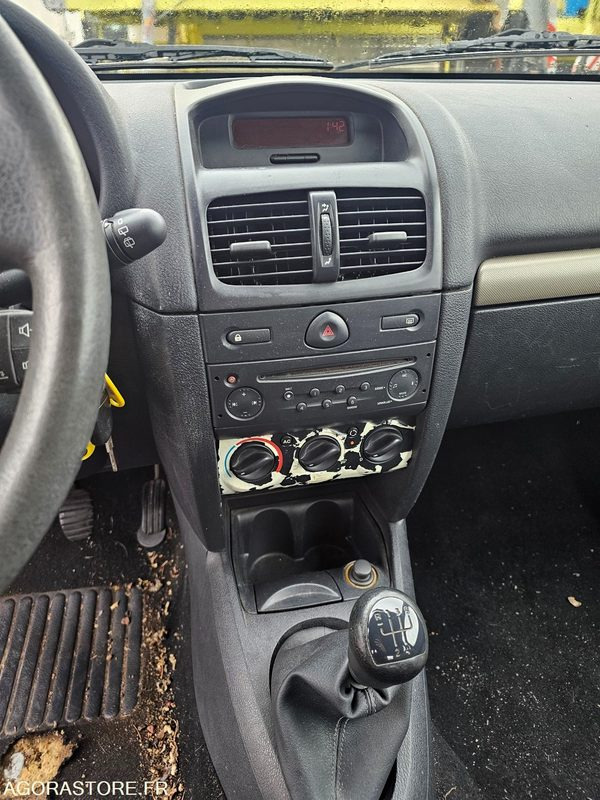 Autovettura Renault Clio - 2005 - 94635KM - 8970SK41: foto 8