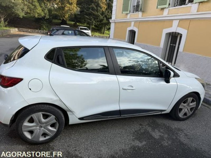 Autovettura Renault Clio 4 56017 kms 2014: foto 6