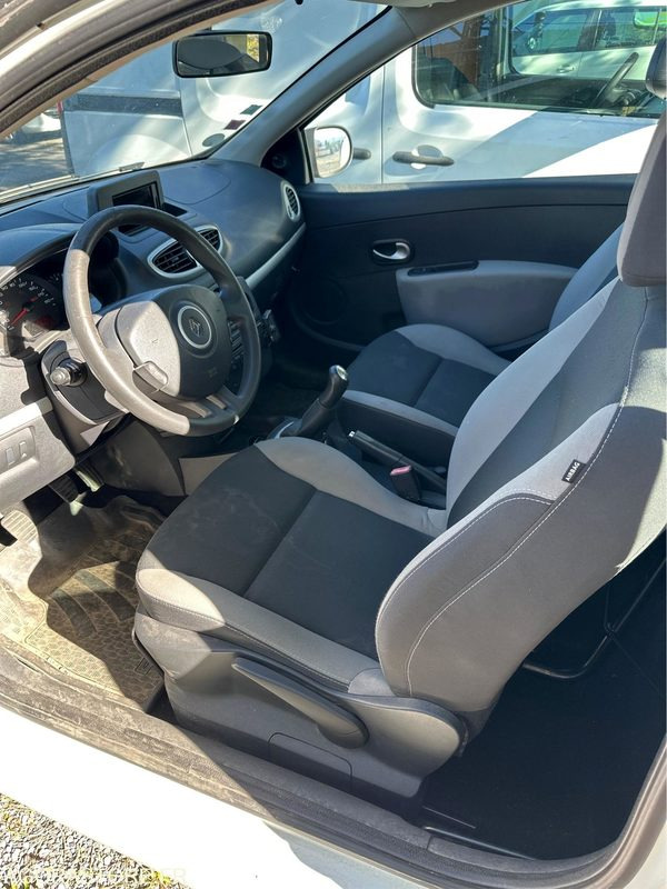 Autovettura Renault Clio DCI 90 - 2012 - 181569 KM (P0402825 / DJ460JV): foto 10