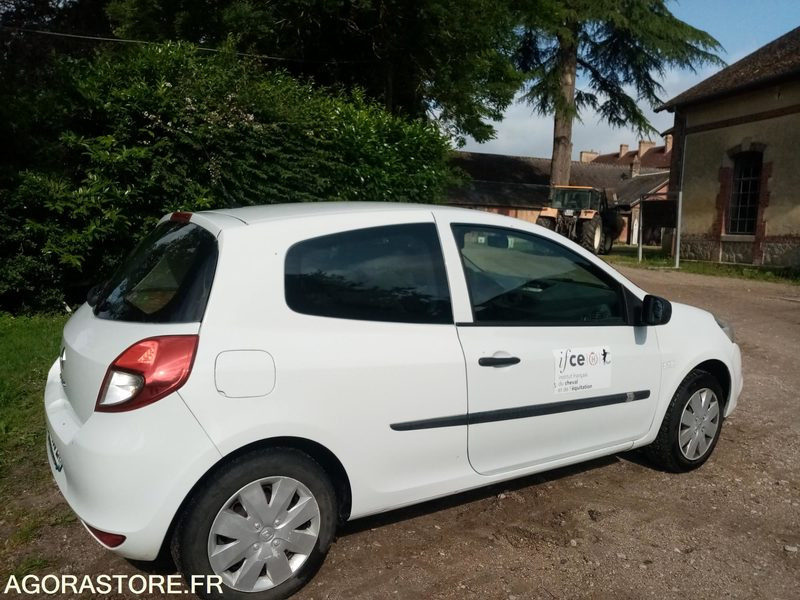 Renault Clio III 2 places 1.5 L Diesel - 211 000km - Autovettura: foto 2 Renault Clio III 2 places 1.5 L Diesel - 211 000km - Autovettura: foto 2