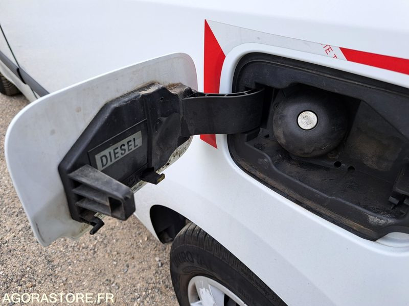 Renault Kangoo - 2012 - 102431kms - Furgoncino: foto 4 Renault Kangoo - 2012 - 102431kms - Furgoncino: foto 4