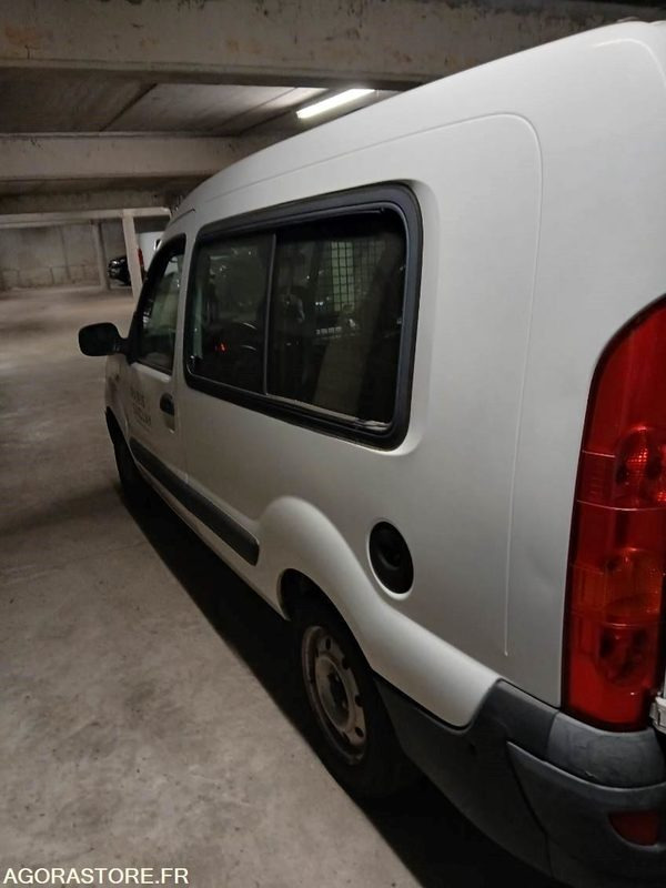 Renault Kangoo 5 places - Autovettura: foto 2 Renault Kangoo 5 places - Autovettura: foto 2