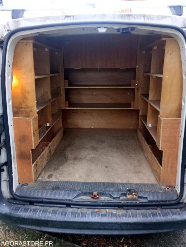 Renault Kangoo 6CV 136506 kms 2009 - Furgoncino: foto 3 Renault Kangoo 6CV 136506 kms 2009 - Furgoncino: foto 3