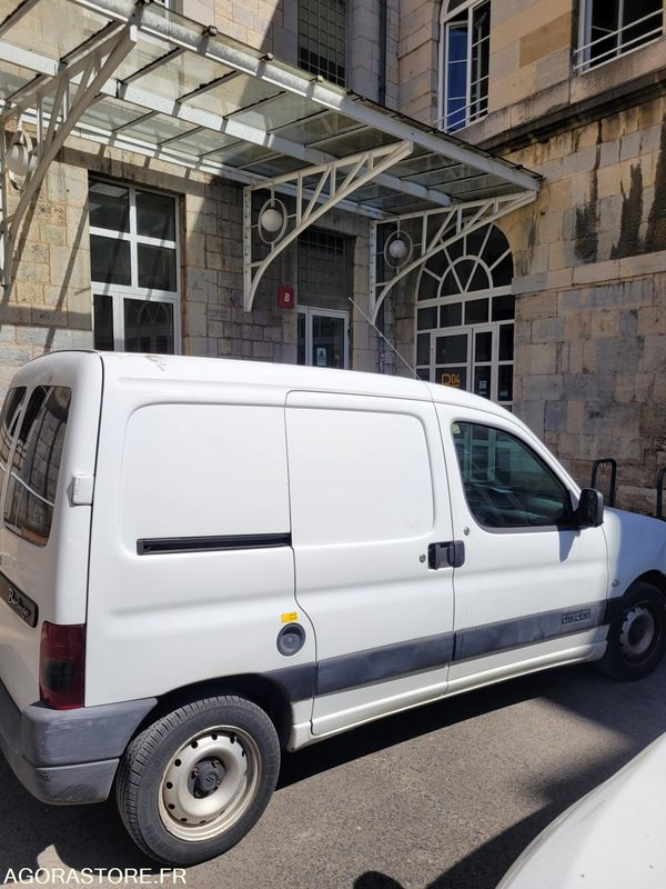 Renault Kangoo 70 275 kms année 2003 Contrôle technique favorable - Furgoncino: foto 3 Renault Kangoo 70 275 kms année 2003 Contrôle technique favorable - Furgoncino: foto 3