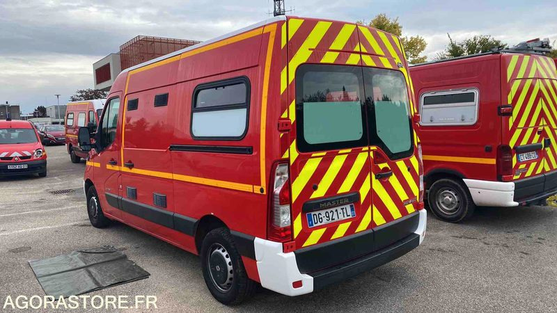 Renault Master III dci 125 - 18/06/2014 - Ambulanza: foto 2 Renault Master III dci 125 - 18/06/2014 - Ambulanza: foto 2