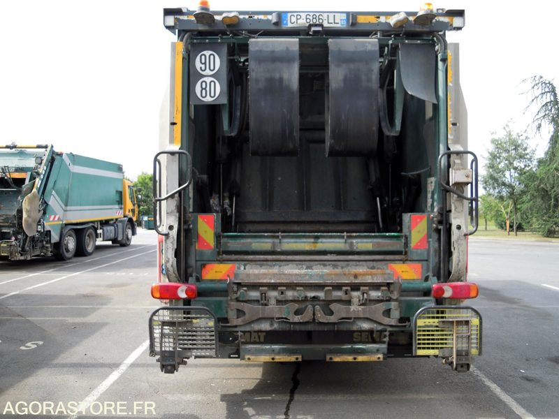 Renault Premium 380 6x2 DXI 11 équipé d'une benne SEMAT OM Série 14000 - Camion immondizia: foto 4 Renault Premium 380 6x2 DXI 11 équipé d'une benne SEMAT OM Série 14000 - Camion immondizia: foto 4