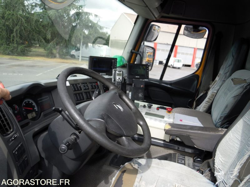 Renault Premium 380 6x2 DXI 11 équipé d'une benne SEMAT OM Série 14000 - Camion immondizia: foto 3 Renault Premium 380 6x2 DXI 11 équipé d'une benne SEMAT OM Série 14000 - Camion immondizia: foto 3
