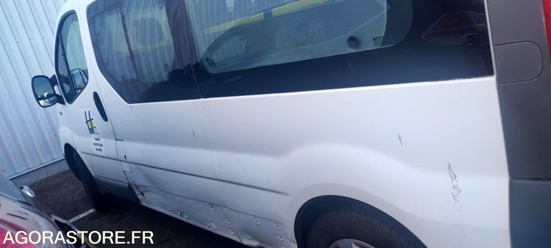 Renault Trafic 2 combi phrase . 2.0 dci 16v minibus long 90 cv - Minibus, Pulmino: foto 2 Renault Trafic 2 combi phrase . 2.0 dci 16v minibus long 90 cv - Minibus, Pulmino: foto 2