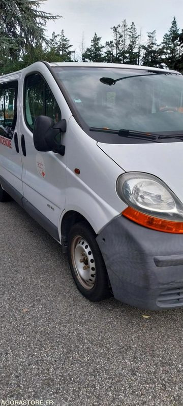 Renault Trafic VP vitré- 2002 - 127320kms - Furgoncino: foto 4 Renault Trafic VP vitré- 2002 - 127320kms - Furgoncino: foto 4