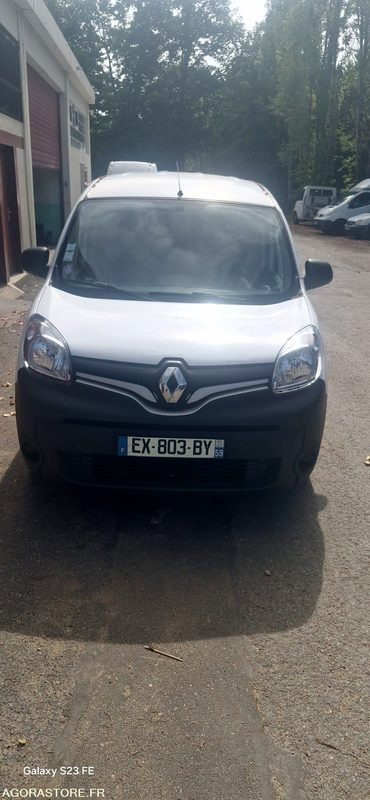 Renault kangoo 1.2 tce 115 cv 93121 kms Annee 2018 Clim Gps - Furgoncino: foto 1 Renault kangoo 1.2 tce 115 cv 93121 kms Annee 2018 Clim Gps - Furgoncino: foto 1