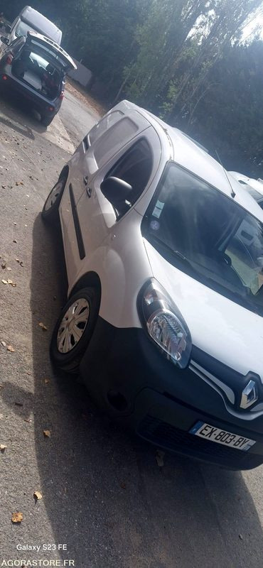 Renault kangoo 1.2 tce 115 cv 93121 kms Annee 2018 Clim Gps - Furgoncino: foto 3 Renault kangoo 1.2 tce 115 cv 93121 kms Annee 2018 Clim Gps - Furgoncino: foto 3