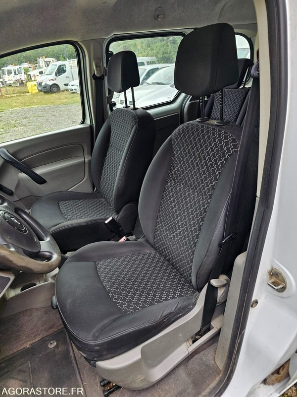 Renault kangoo - 2008 - 205600km - 2982WX28 - Autovettura: foto 4 Renault kangoo - 2008 - 205600km - 2982WX28 - Autovettura: foto 4