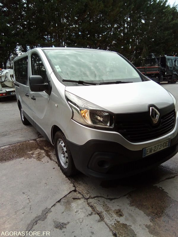 Renault trafic 1.6dci 95 CV 9 places 309336 kms - Minibus, Pulmino: foto 4 Renault trafic 1.6dci 95 CV 9 places 309336 kms - Minibus, Pulmino: foto 4