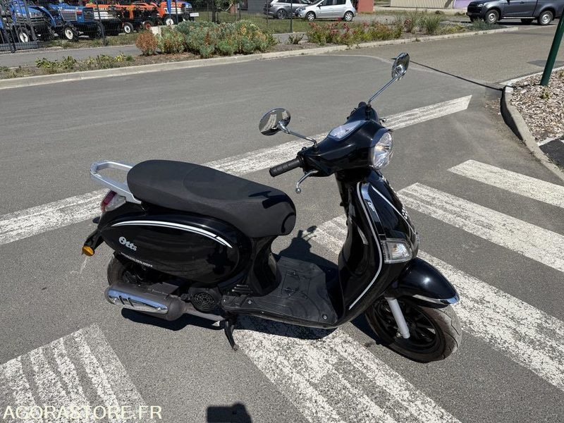 SCOOTER 125cc tnt motor - Motocicletta: foto 4 SCOOTER 125cc tnt motor - Motocicletta: foto 4