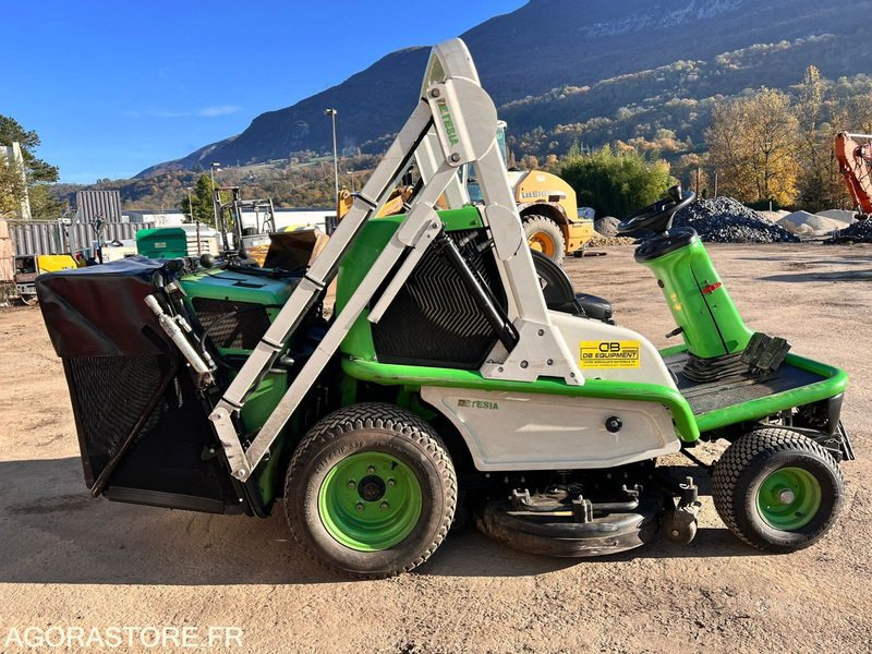 Tondeuse auto portée ETESIA HYDRO 124D - Année 2006 - 2190 heures - Tagliaerba: foto 3 Tondeuse auto portée ETESIA HYDRO 124D - Année 2006 - 2190 heures - Tagliaerba: foto 3