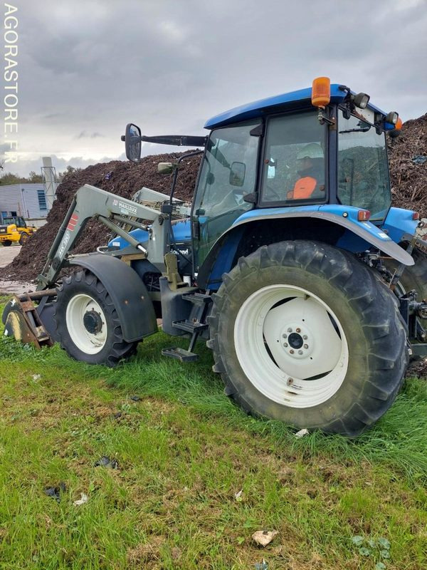 Tracteur New Holland avec chargeuse Mailleux - Trattore: foto 1 Tracteur New Holland avec chargeuse Mailleux - Trattore: foto 1
