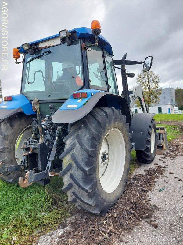 Tracteur New Holland avec chargeuse Mailleux - Trattore: foto 3 Tracteur New Holland avec chargeuse Mailleux - Trattore: foto 3