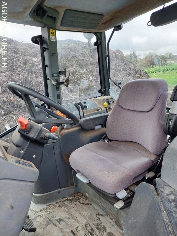Tracteur New Holland avec chargeuse Mailleux - Trattore: foto 5 Tracteur New Holland avec chargeuse Mailleux - Trattore: foto 5