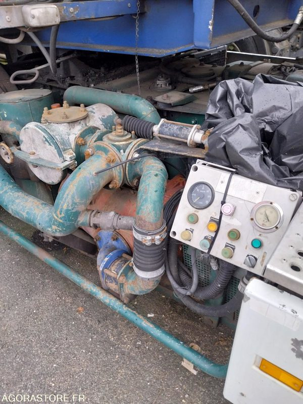 TRACTEUR RENAULT AE390 ADR POMPE 1998 821393KM ROULANT - Trattore stradale: foto 5 TRACTEUR RENAULT AE390 ADR POMPE 1998 821393KM ROULANT - Trattore stradale: foto 5