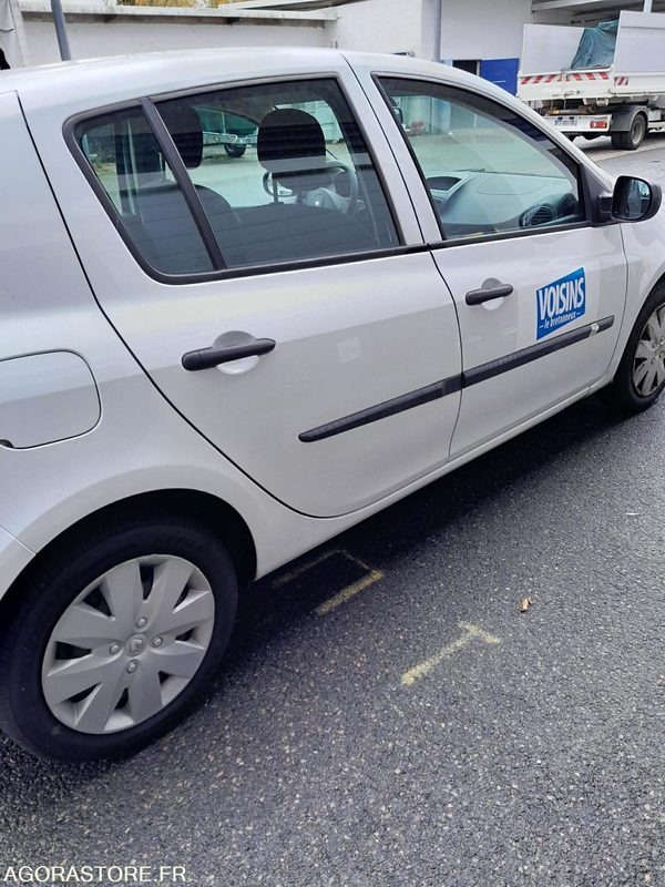 Très belle Renault Clio 2010 Essence/GPL - Autovettura: foto 3 Très belle Renault Clio 2010 Essence/GPL - Autovettura: foto 3