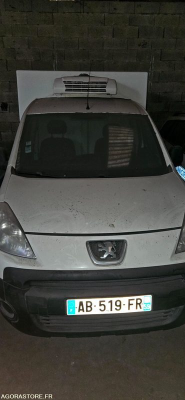 VEHICULE FRIGORIFIQUE PEUGEOT PARTNER AB519FR - Furgoncino: foto 1 VEHICULE FRIGORIFIQUE PEUGEOT PARTNER AB519FR - Furgoncino: foto 1