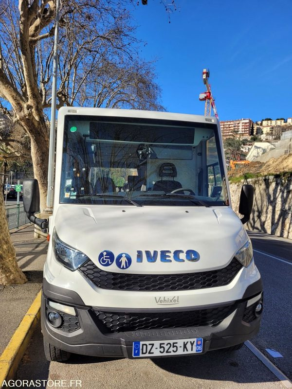 VENTE BUS INDCAR MOBI - IVECO - 210 000 km - BON ETAT - Scuolabus: foto 3 VENTE BUS INDCAR MOBI - IVECO - 210 000 km - BON ETAT - Scuolabus: foto 3