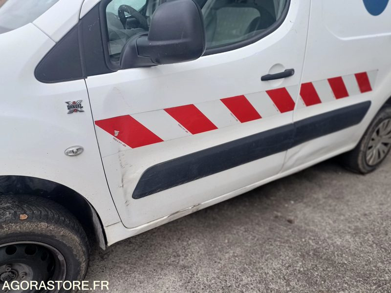 VU FOURGONNETTE CITROEN BERLINGO DANGEL 4X4 (BV changée avec embrayage) - Furgoncino: foto 4 VU FOURGONNETTE CITROEN BERLINGO DANGEL 4X4 (BV changée avec embrayage) - Furgoncino: foto 4
