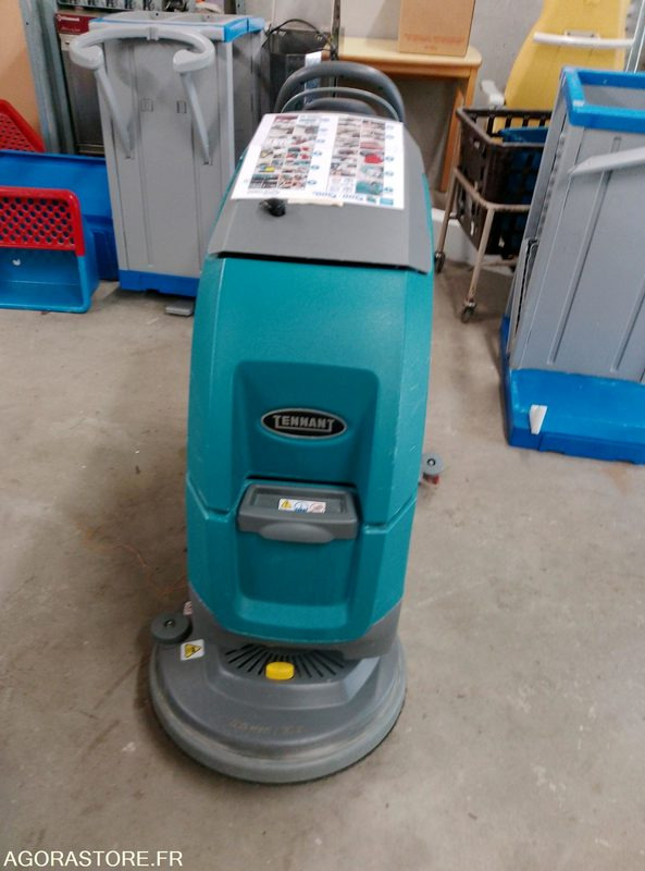 Auto laveuse TENNANT T300 - Lavasciuga pavimenti industriale: foto 5 Auto laveuse TENNANT T300 - Lavasciuga pavimenti industriale: foto 5