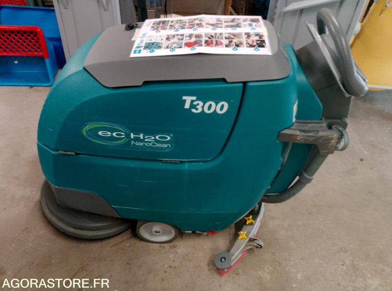 Auto laveuse TENNANT T300 - Lavasciuga pavimenti industriale: foto 4 Auto laveuse TENNANT T300 - Lavasciuga pavimenti industriale: foto 4