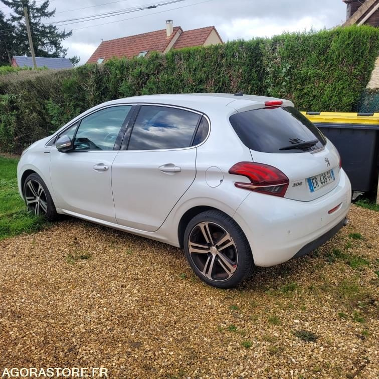 Peugeot 208 gt line - 125 321 kms - 2017 - Autovettura: foto 3 Peugeot 208 gt line - 125 321 kms - 2017 - Autovettura: foto 3