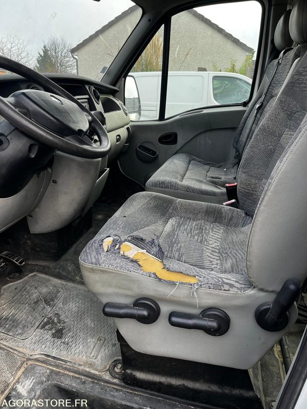 Renault master 2.5 dci 2004 251000km - Furgone chiuso: foto 5 Renault master 2.5 dci 2004 251000km - Furgone chiuso: foto 5