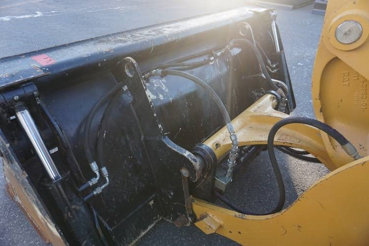 Pala gommata CAT 906M: foto 8 Pala gommata CAT 906M: foto 8