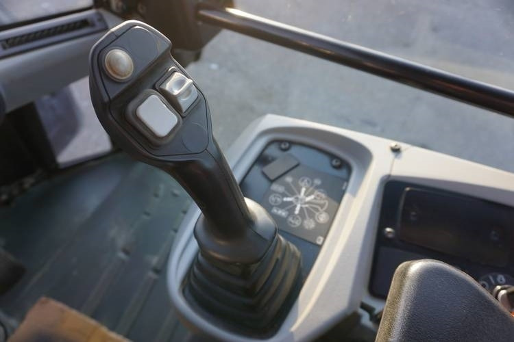 Pala gommata CAT 906M: foto 13 Pala gommata CAT 906M: foto 13